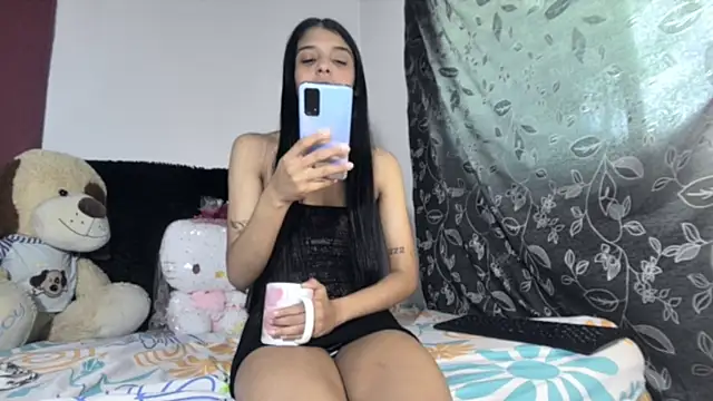 Michi sexy online show from October 21, 2025, 1:23 pm
