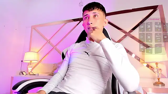 Snapshot of rome_hard chatting on February 24, 2026, 7:45 pm rome hard online show from February 24, 2026, 7:45 pm