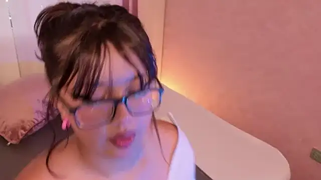 missy taylor  online show from September 18, 2025, 8:33 pm