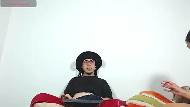 Hot Teens69 online show from December 28, 2024, 11:05 pm