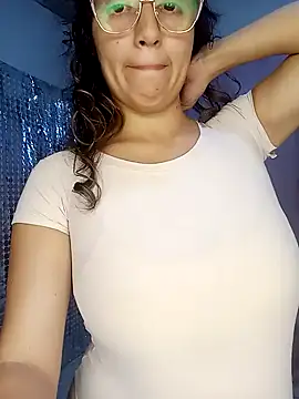 Snapshot of misshiccups chatting on September 17, 2025, 3:41 am misshiccups online show from September 17, 2025, 3:41 am