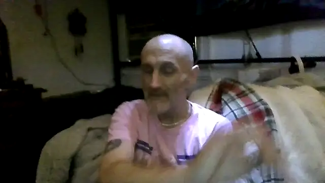 LayingRealism online show from April 21, 2026, 10:45 pm