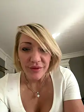 Snapshot of camdanz777 chatting on September 22, 2025, 7:49 pm camdanz777 online show from September 22, 2025, 7:49 pm