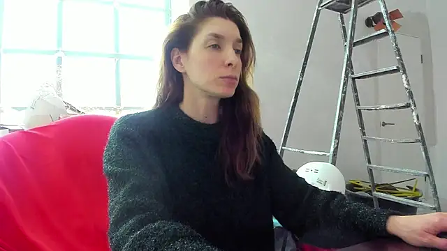 Snapshot of YourSuperModel chatting on January 31, 2025, 9:37 am YourSuperModel online show from January 31, 2025, 9:37 am