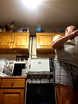 intx800 online show from November 11, 2025, 3:06 am