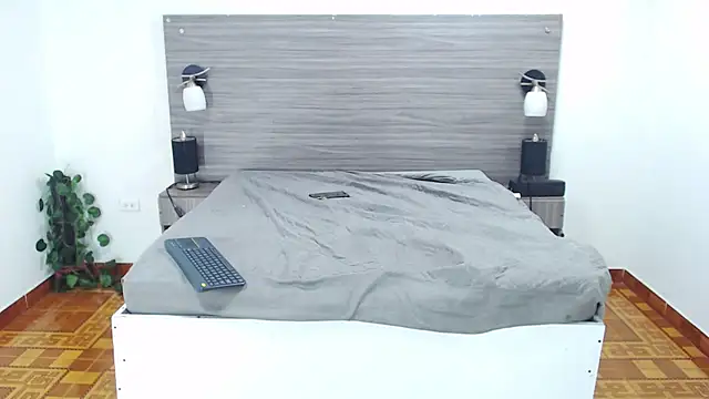 Loony Zion online show from March 15, 2025, 4:43 pm