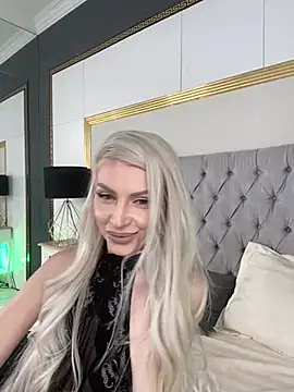 Snapshot of KiaHarper chatting on February 14, 2025, 1:34 am KiaHarper online show from February 14, 2025, 1:34 am