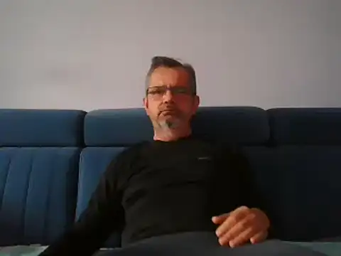 Snapshot of axecoman60 chatting on February 12, 2025, 6:51 am axecoman60 online show from February 12, 2025, 6:51 am