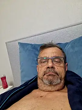 Snapshot of axecoman60 chatting on February 28, 2025, 6:09 pm axecoman60 online show from February 28, 2025, 6:09 pm