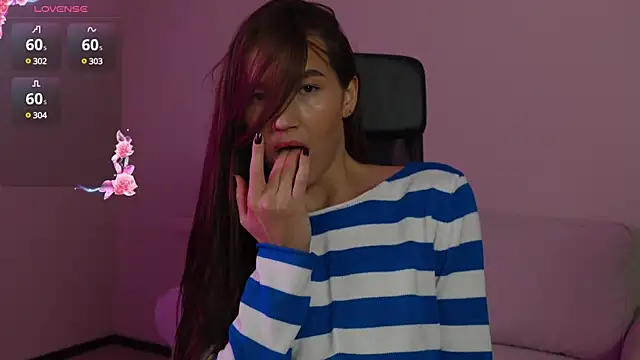 Bellla Haddid online show from March 20, 2025, 1:37 pm