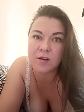 LunikaLunaX online show from February 2, 2026, 9:52 am