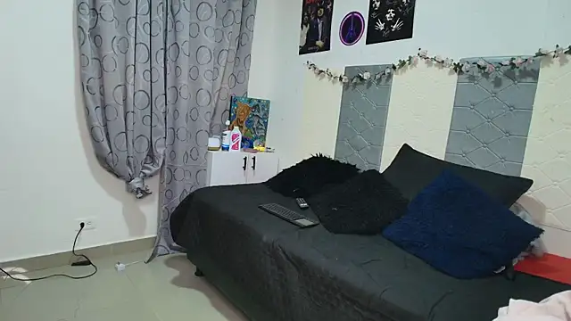 scarlett  morgan online show from April 8, 2026, 3:01 pm