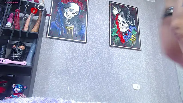 CamiilaMarti online show from April 18, 2026, 8:20 pm