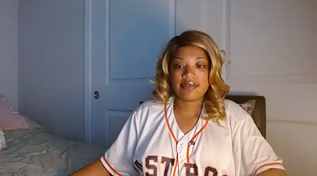 thekelliecapri online show from January 31, 2025, 4:25 am