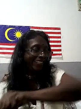 mamakarma1403 online show from November 9, 2025, 4:05 pm