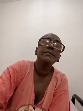 mamakarma1403 online show from June 11, 2026, 12:32 am