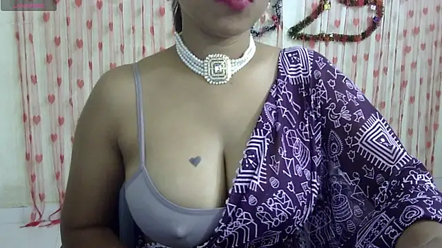 Preeti-Sexy online show from February 8, 2025, 6:22 am