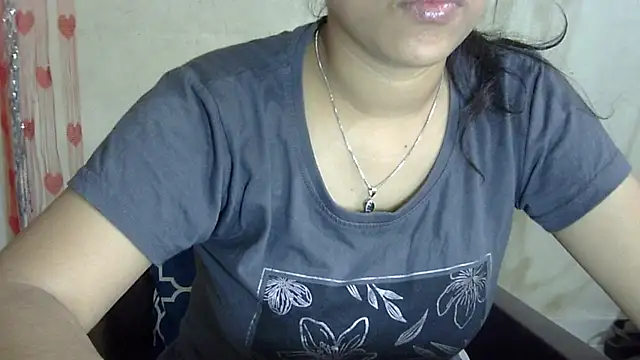 Preeti-Sexy online show from November 27, 2025, 4:25 am