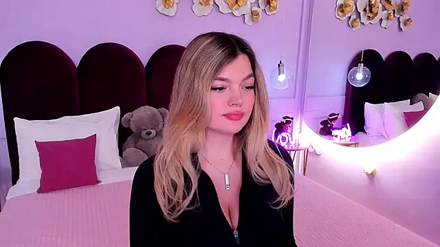 Snapshot of ZaraBloom chatting on January 19, 2026, 3:27 pm ZaraBloom online show from January 19, 2026, 3:27 pm