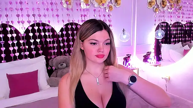 Snapshot of ZaraBloom chatting on February 12, 2026, 3:29 pm ZaraBloom online show from February 12, 2026, 3:29 pm