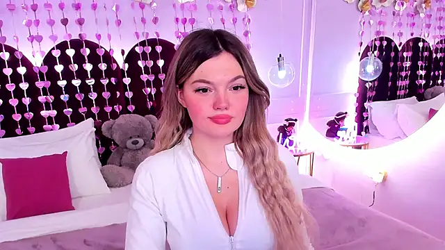 Snapshot of ZaraBloom chatting on February 14, 2026, 3:53 pm ZaraBloom online show from February 14, 2026, 3:53 pm