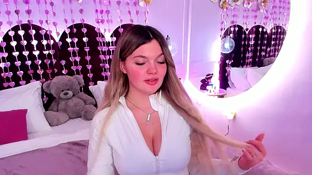 Snapshot of ZaraBloom chatting on February 15, 2026, 3:58 am ZaraBloom online show from February 15, 2026, 3:58 am