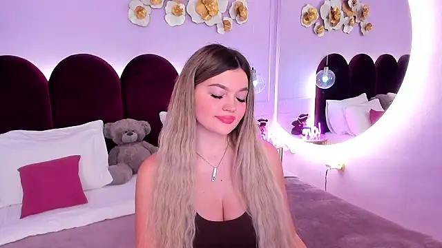 Snapshot of ZaraBloom chatting on February 20, 2026, 3:12 pm ZaraBloom online show from February 20, 2026, 3:12 pm