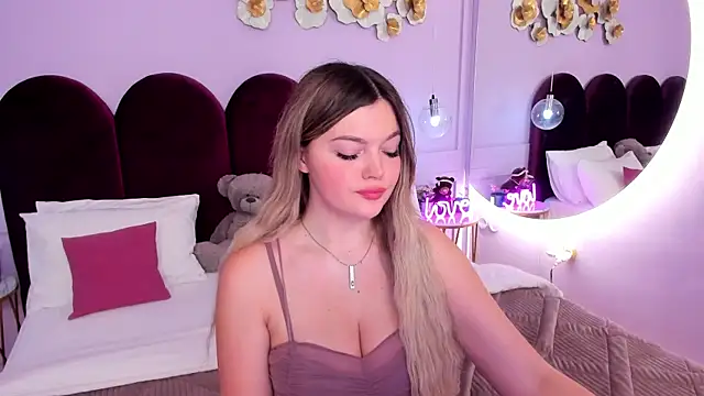 Snapshot of ZaraBloom chatting on February 24, 2026, 3:21 pm ZaraBloom online show from February 24, 2026, 3:21 pm