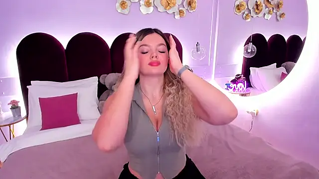 Snapshot of ZaraBloom chatting on February 28, 2026, 3:24 pm ZaraBloom online show from February 28, 2026, 3:24 pm