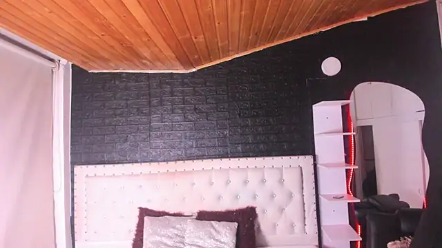 Ghosty Doll online show from March 20, 2025, 5:04 pm