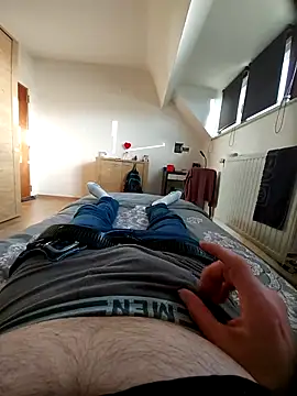 pascalino100 online show from March 16, 2025, 4:34 pm