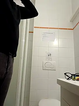 pascalino100 online show from April 22, 2026, 5:54 am