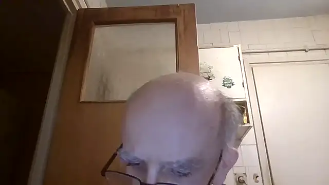 mariusica1xh online show from April 6, 2026, 5:36 pm