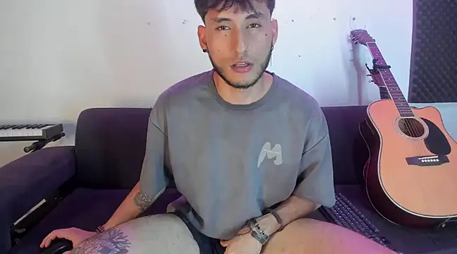 Henrikk senn online show from December 22, 2024, 1:55 am