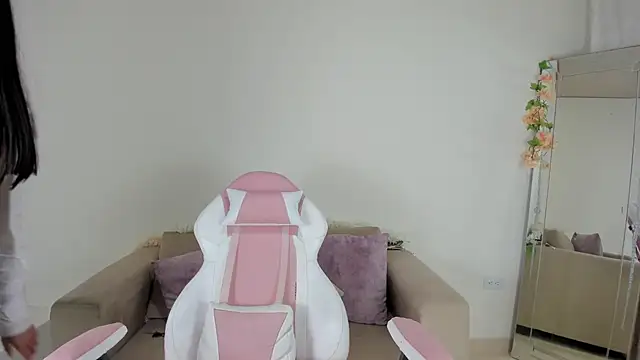 Charlotte cowell sub1  online show from December 26, 2024, 11:35 pm