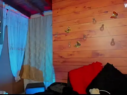 mykaelahoney online show from October 23, 2025, 6:13 am