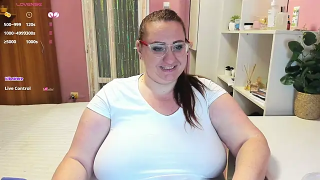 Snapshot of lovely_adelle chatting on January 30, 2025, 8:53 pm lovely adelle online show from January 30, 2025, 8:53 pm