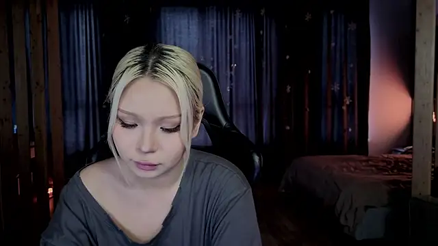 RileyMee online show from February 10, 2026, 3:21 am