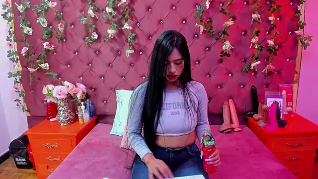 Mariana Prin online show from September 25, 2025, 2:37 am