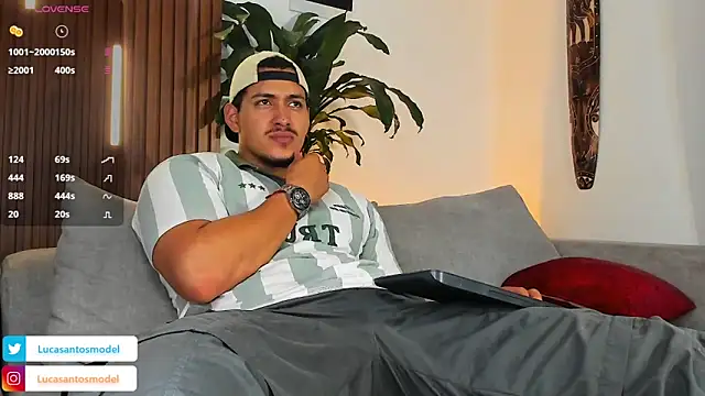 lucasanto  online show from April 15, 2026, 3:35 am