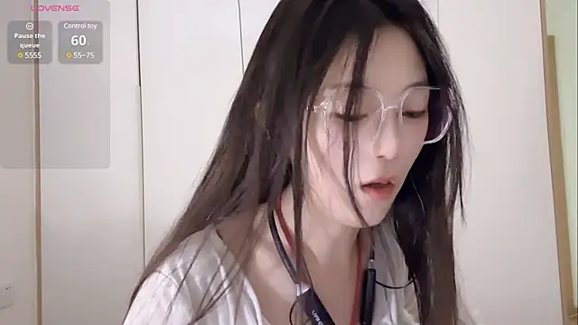 Sweet-Angel999 online show from March 3, 2025, 6:55 pm