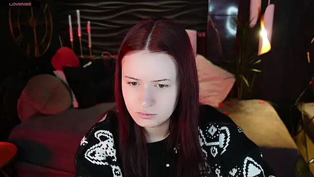 Lily Moonlight online show from February 19, 2026, 6:53 am