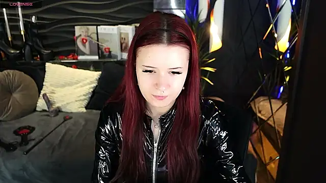 Lily Moonlight online show from March 18, 2026, 7:44 am