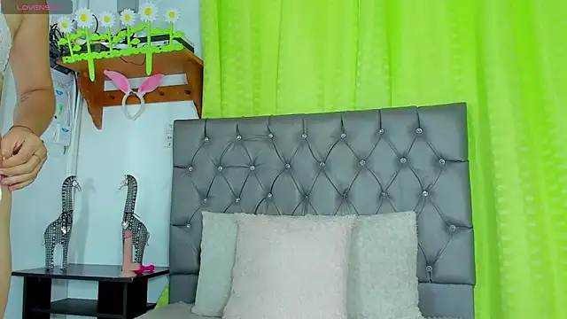 Snapshot of any_rox chatting on February 22, 2025, 12:40 pm any rox online show from February 22, 2025, 12:40 pm