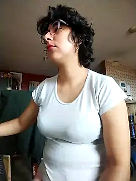 Snapshot of Im_Alma_ chatting on January 28, 2025, 12:22 pm Im Alma online show from January 28, 2025, 12:22 pm