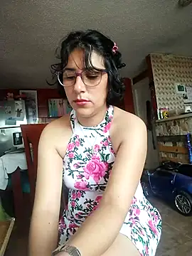 Snapshot of Im_Alma_ chatting on February 18, 2025, 12:39 pm Im Alma online show from February 18, 2025, 12:39 pm