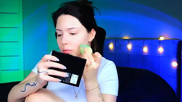 Stacy Gonzales  online show from March 4, 2025, 6:04 am