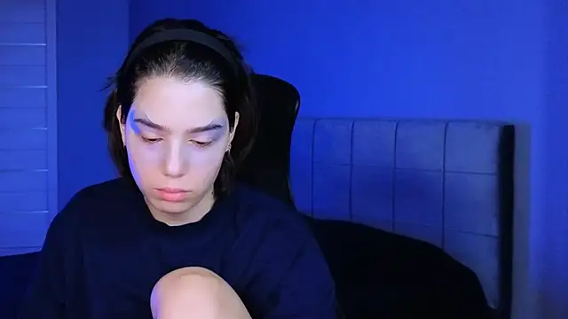 Stacy Gonzales  online show from September 13, 2025, 10:15 am