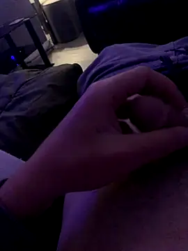 bigb246812 online show from September 22, 2025, 9:39 pm