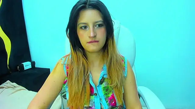 GiaRoussel online show from March 14, 2025, 1:46 pm